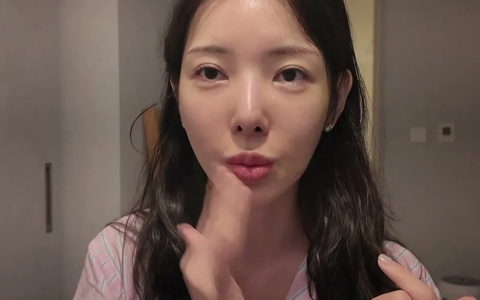 비싼 화장품과 피부 시술, 어디에 돈 쓰는 게 나을까