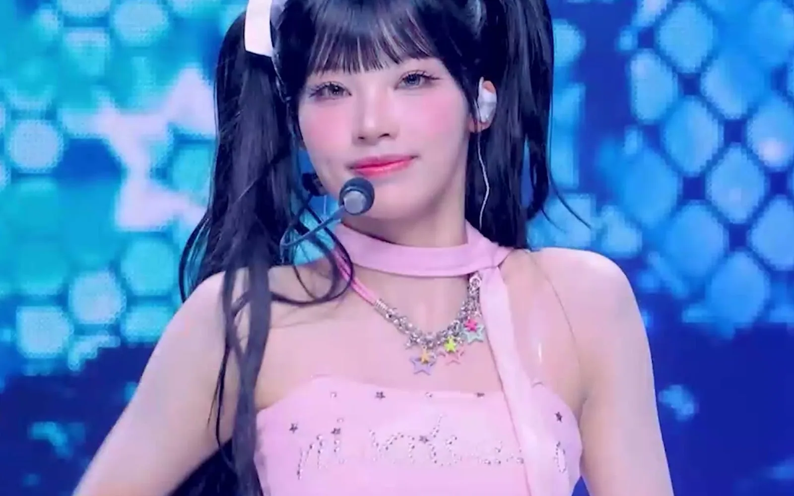 턱 짧은 얼굴에 풀뱅 앞머리 하면 생기는 일