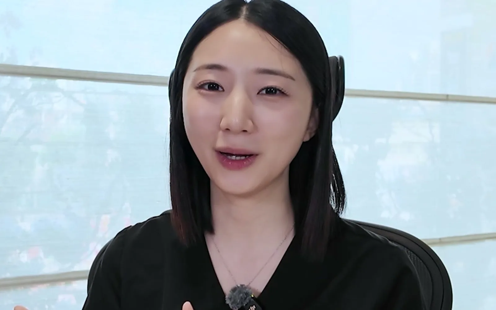 턱 짧은 얼굴에 풀뱅 앞머리 하면 생기는 일