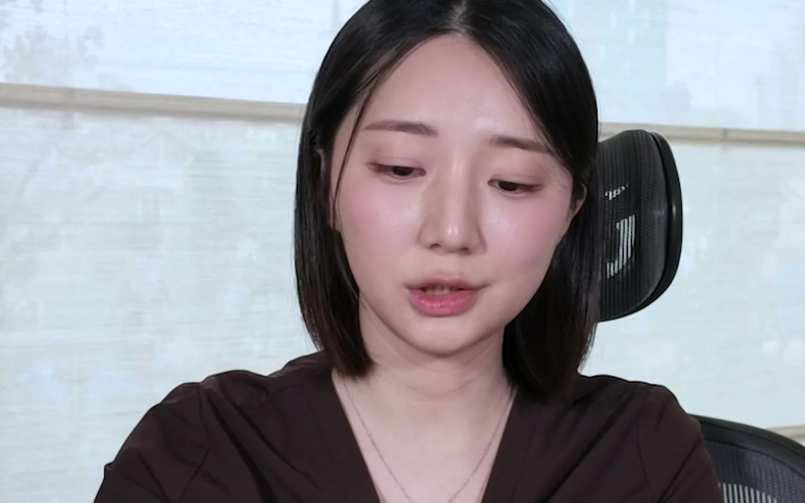 필러 시술 반복하는 얼굴, 예뻐지려다 귀티 잃는 이유