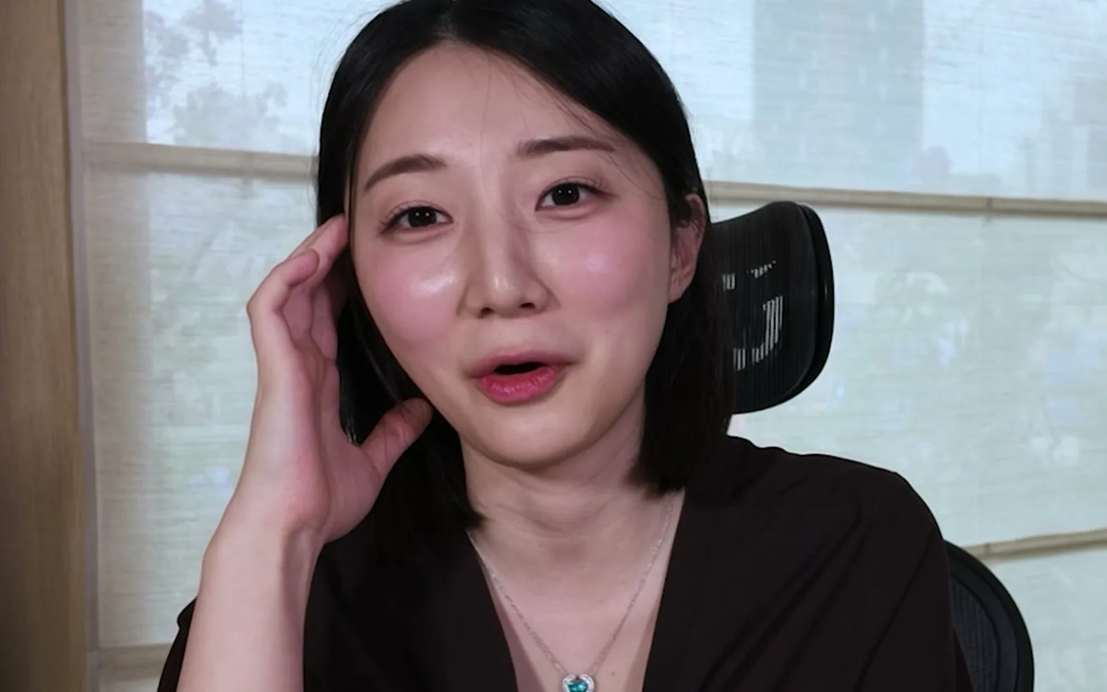 얼굴에 볼륨 채울수록 청순한 인상과 멀어지는 이유
