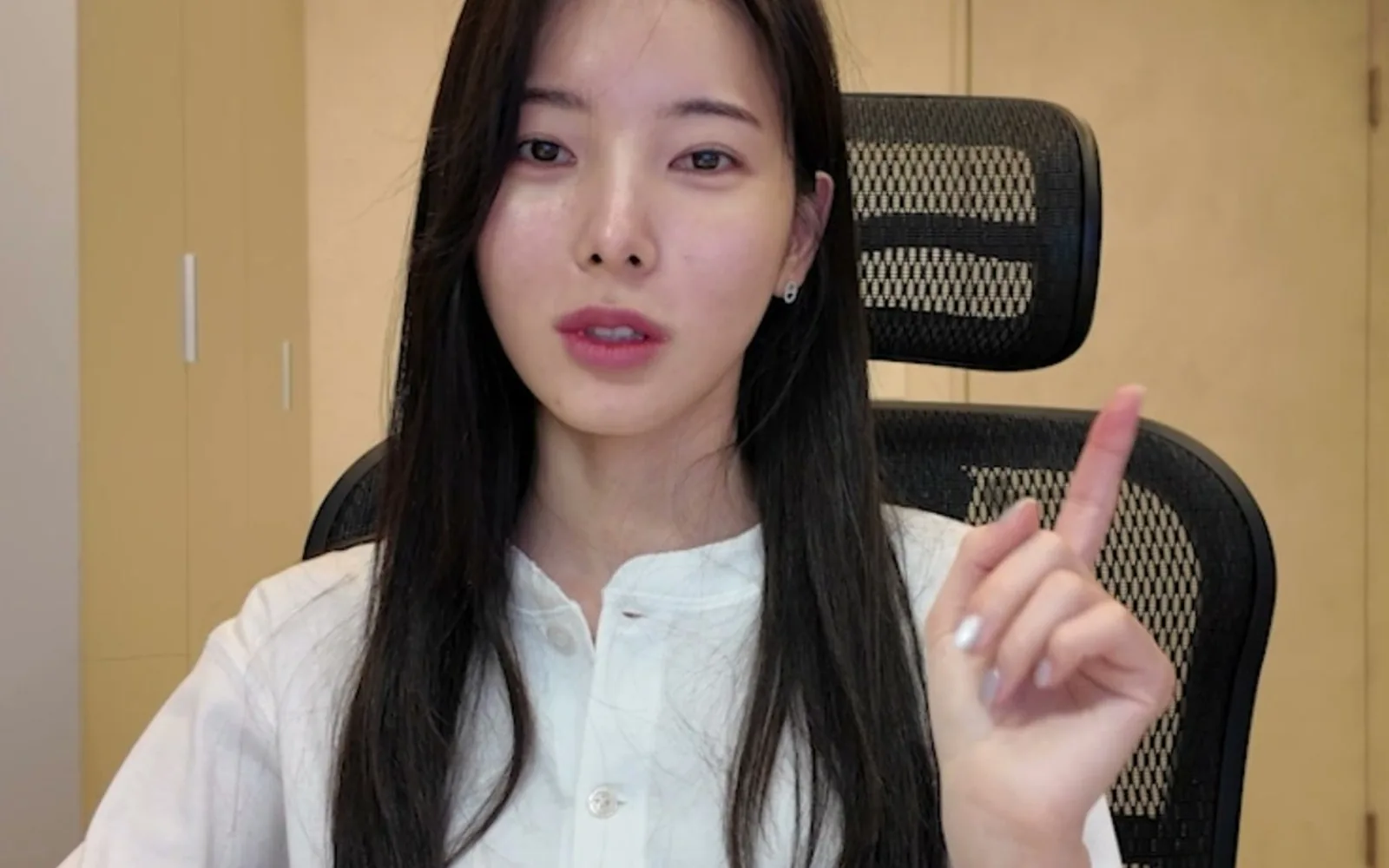 정수리 휑해진 여성 탈모, 무작정 약부터 먹으면 안 되는 이유