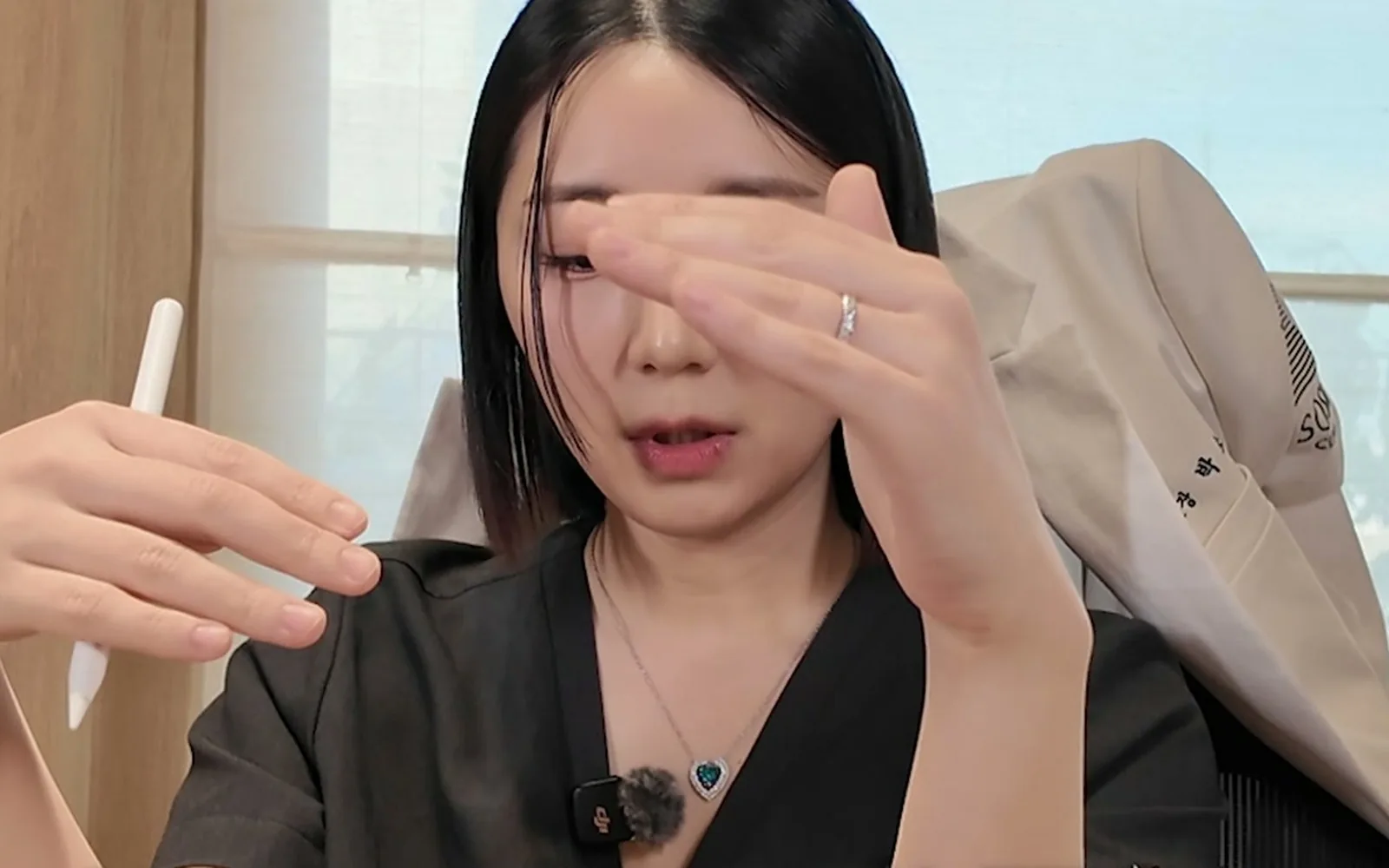 중안면부 긴 얼굴, 채우는 시술이 오히려 길게 만든다