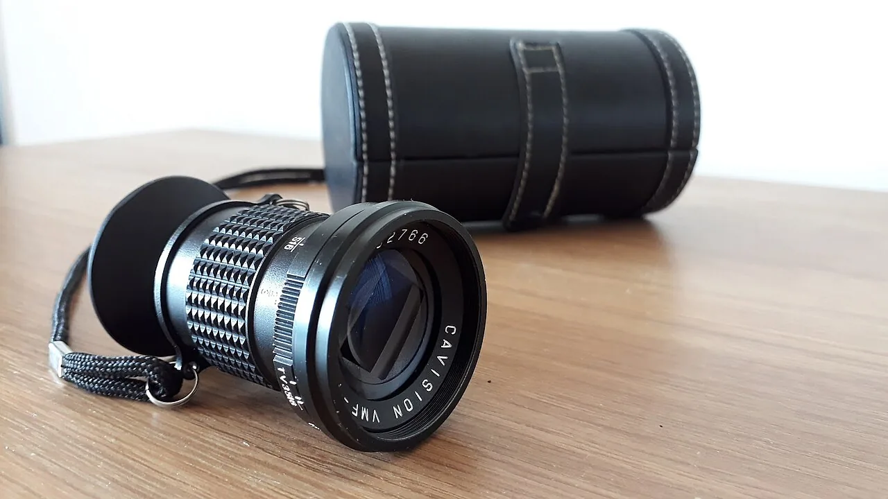 FILM DIRECTORS VIEWFINDER