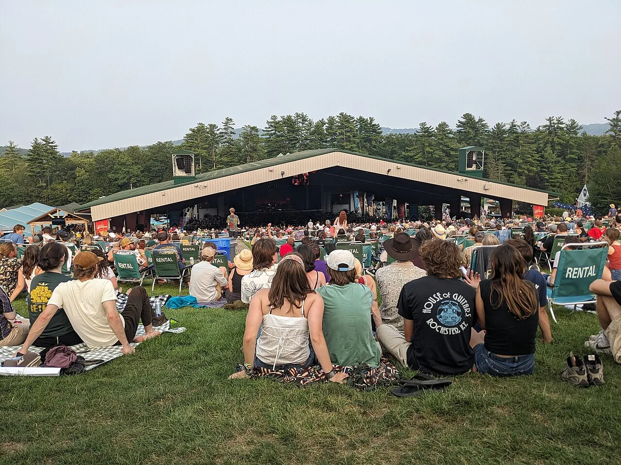 Crowd Outlaw Music Festival Tour BankNH Pavilion 108 Kimball Road Gilford NH August 2025 01